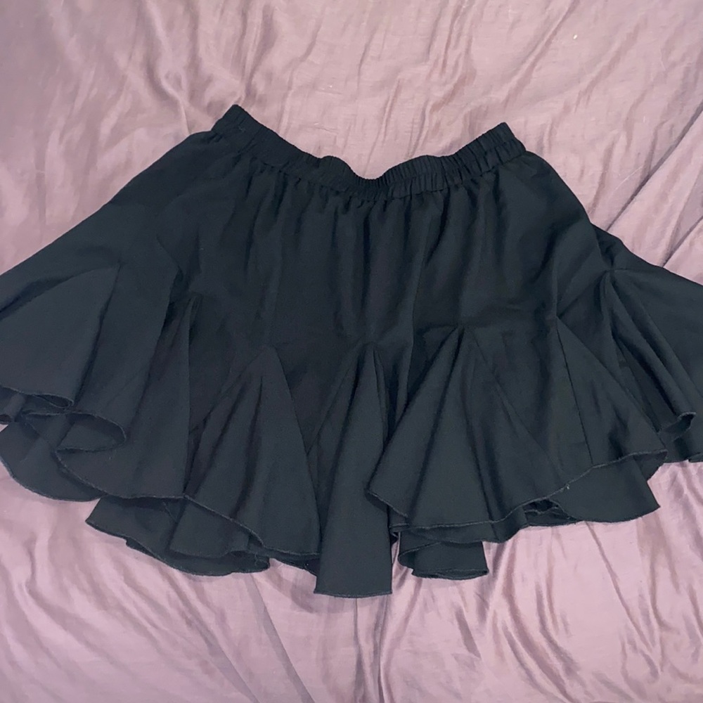 Short black skirt
